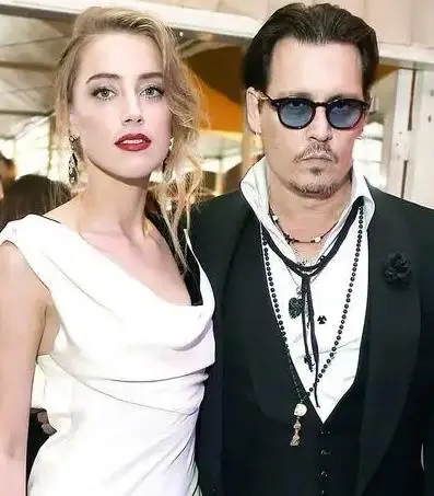 《德普大战希尔德全纪实》:世纪审判背后的真相与阴谋